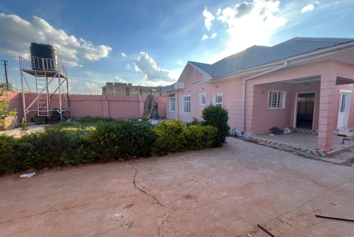 Maison à Louer – Joli Site, Lubumbashi