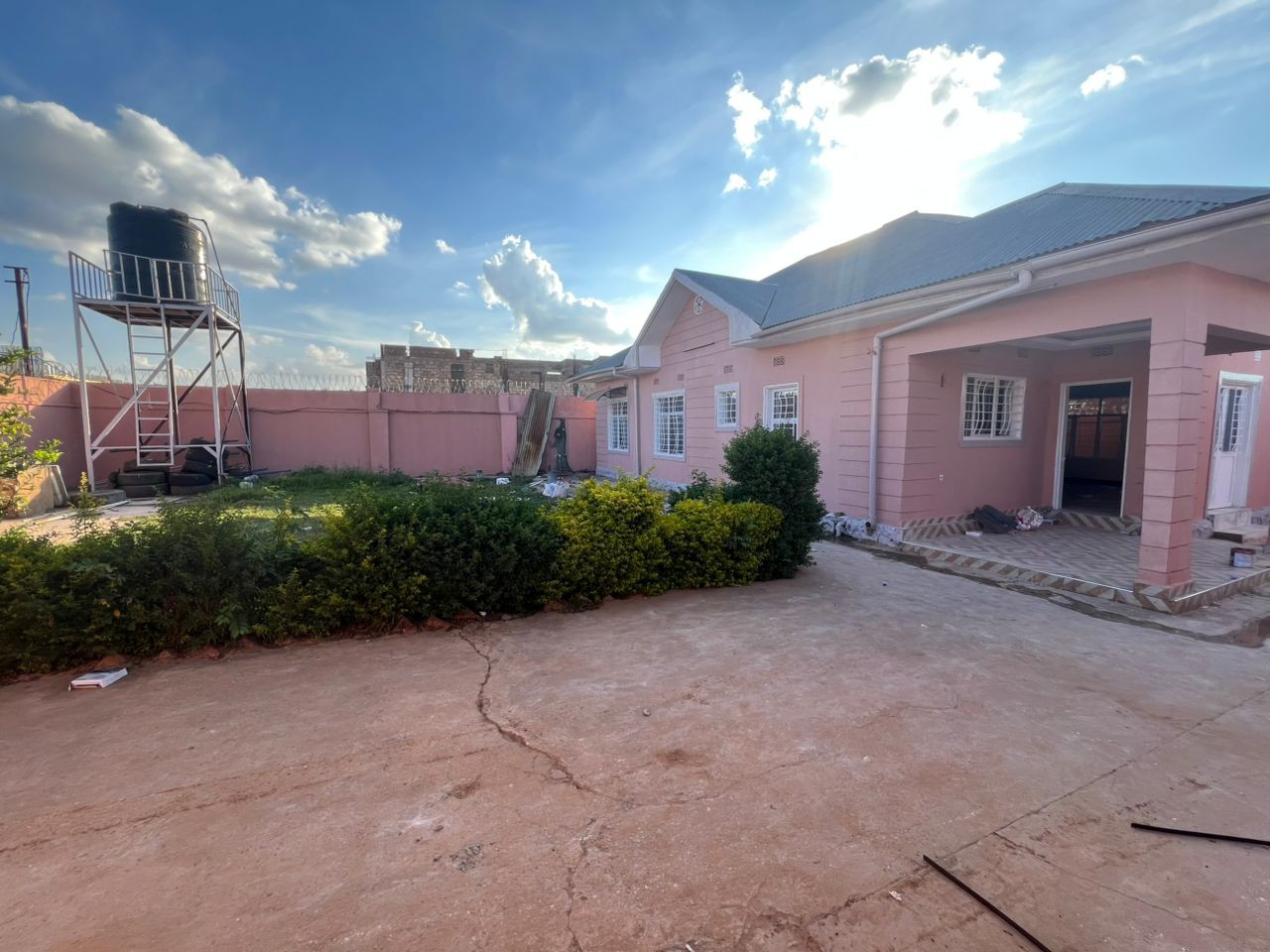 Maison à Louer – Joli Site, Lubumbashi