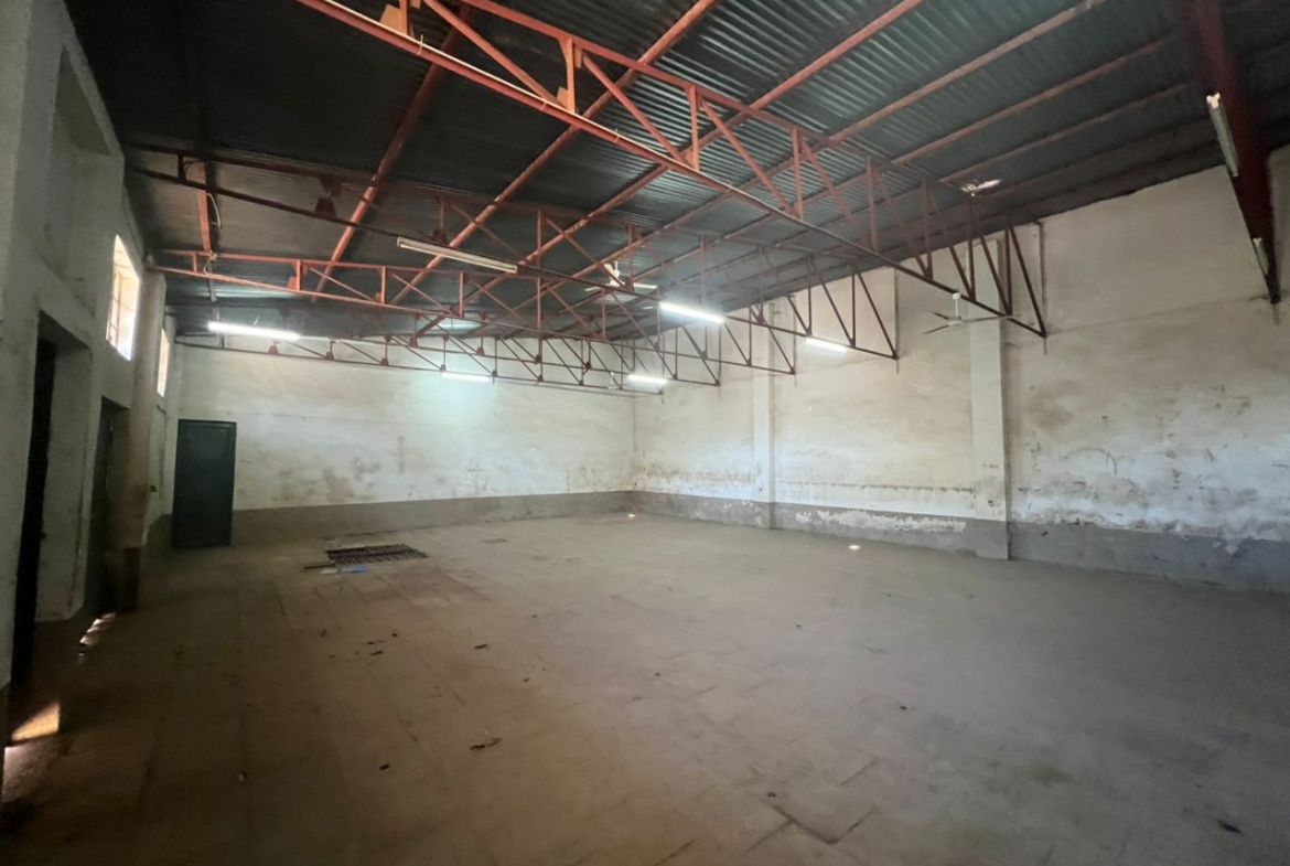 Entrepôt à Louer – Quartier Industriel, Lubumbashi