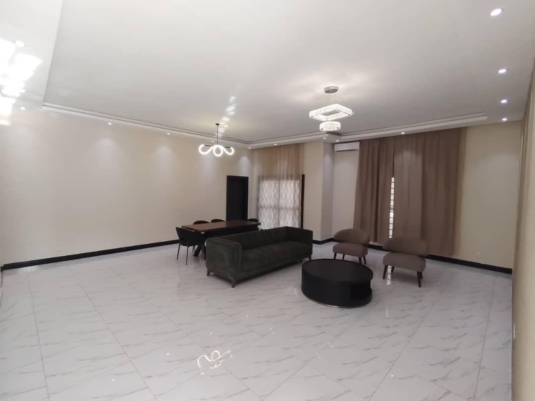 scaled_IMG-20260515-WA0112(3) Maison à Vendre – Golf, Lubumbashi