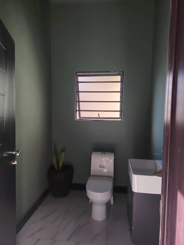 scaled_IMG-20260515-WA0114(3) Maison à Vendre – Golf, Lubumbashi