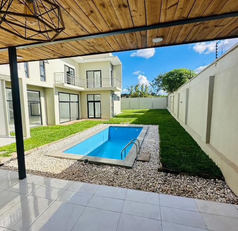 Maison à Vendre – Golf Battant, Lubumbashi
