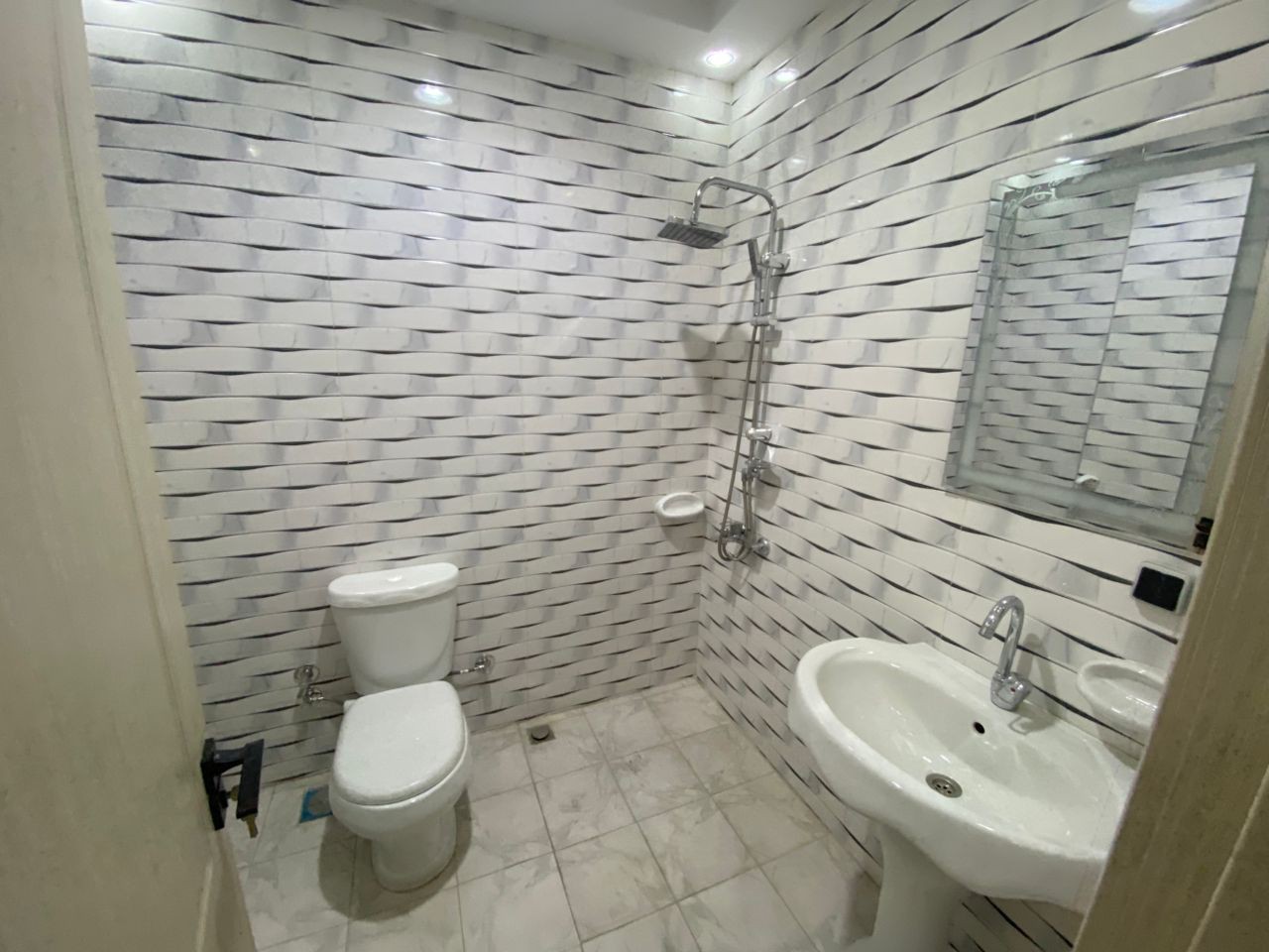 scaled_1000045834 Appartement à Louer – Kintambo, Kinshasa