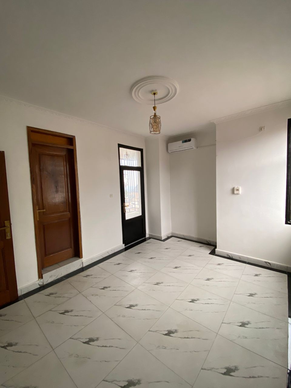 scaled_1000081877 Appartement à Louer – Ngaliema, Kinshasa