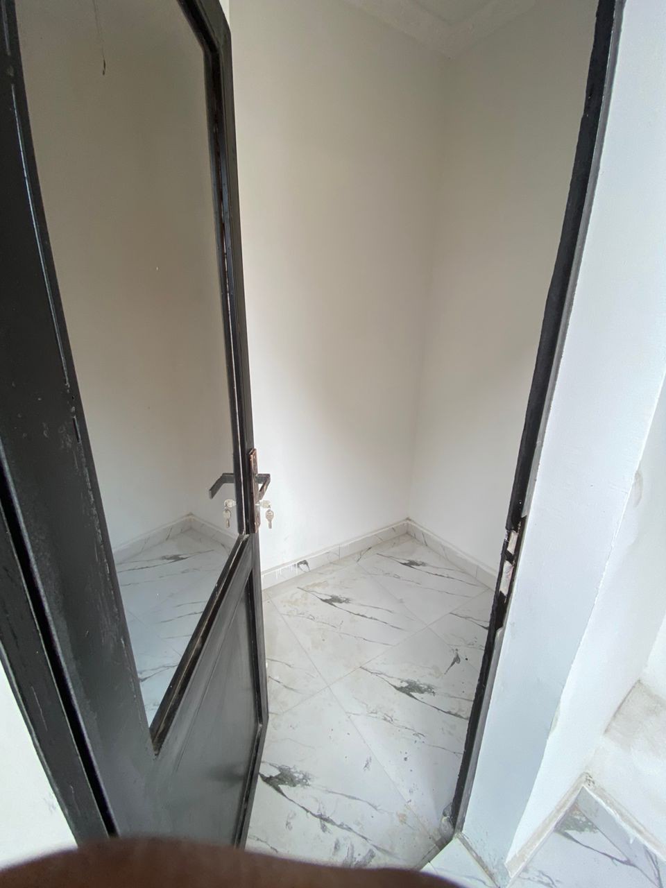scaled_1000081879 Appartement à Louer – Ngaliema, Kinshasa