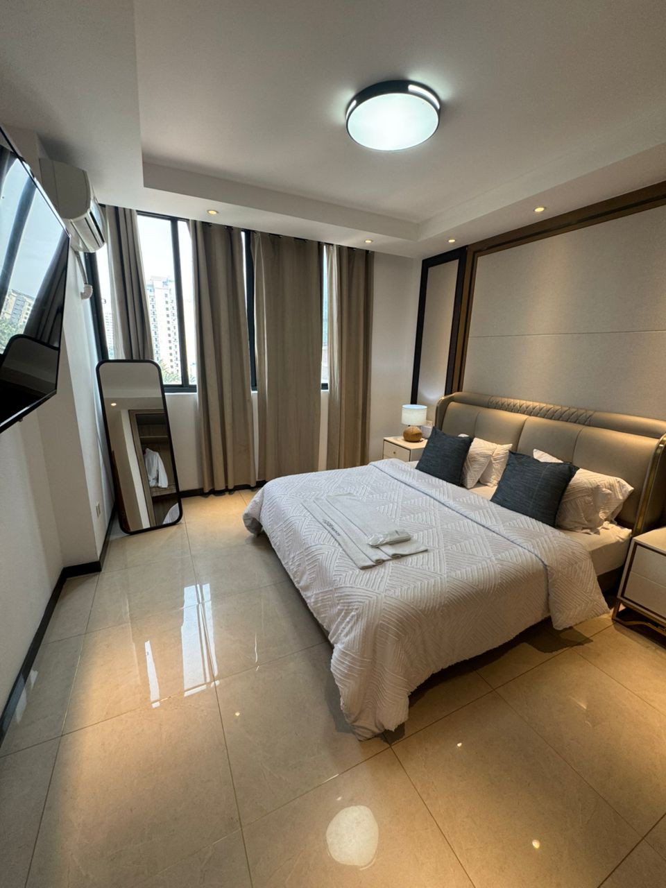 scaled_1000088994 Appartement Meublé à Louer – Gombe, Kinshasa
