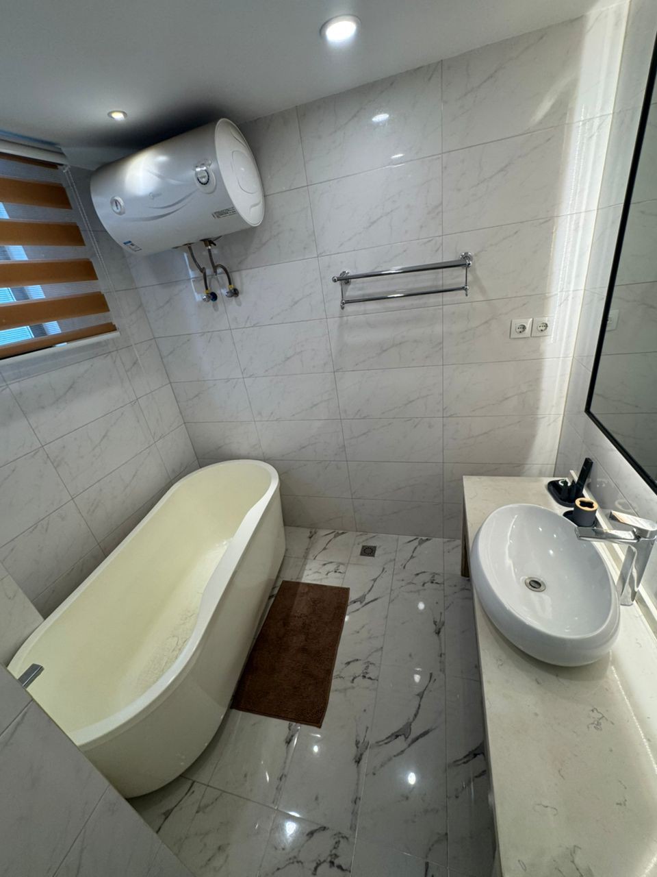 scaled_1000088996 Appartement Meublé à Louer – Gombe, Kinshasa