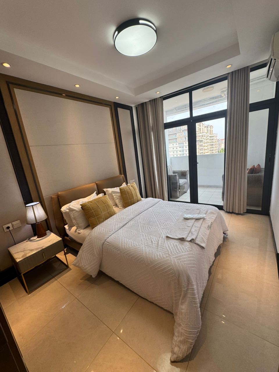 scaled_1000089022 Appartement Meublé à Louer – Gombe, Kinshasa