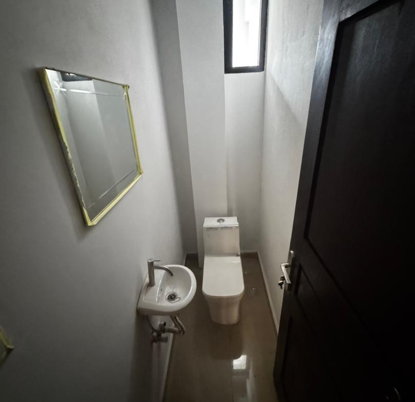 Immeuble à Vendre – Kintambo, Kinshasa