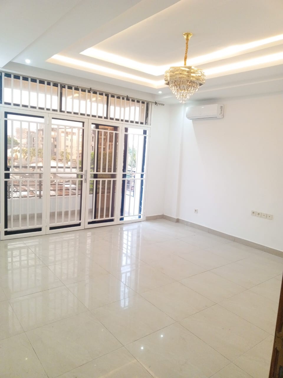 scaled_1000808065 Appartement à Louer – Kintambo, Kinshasa