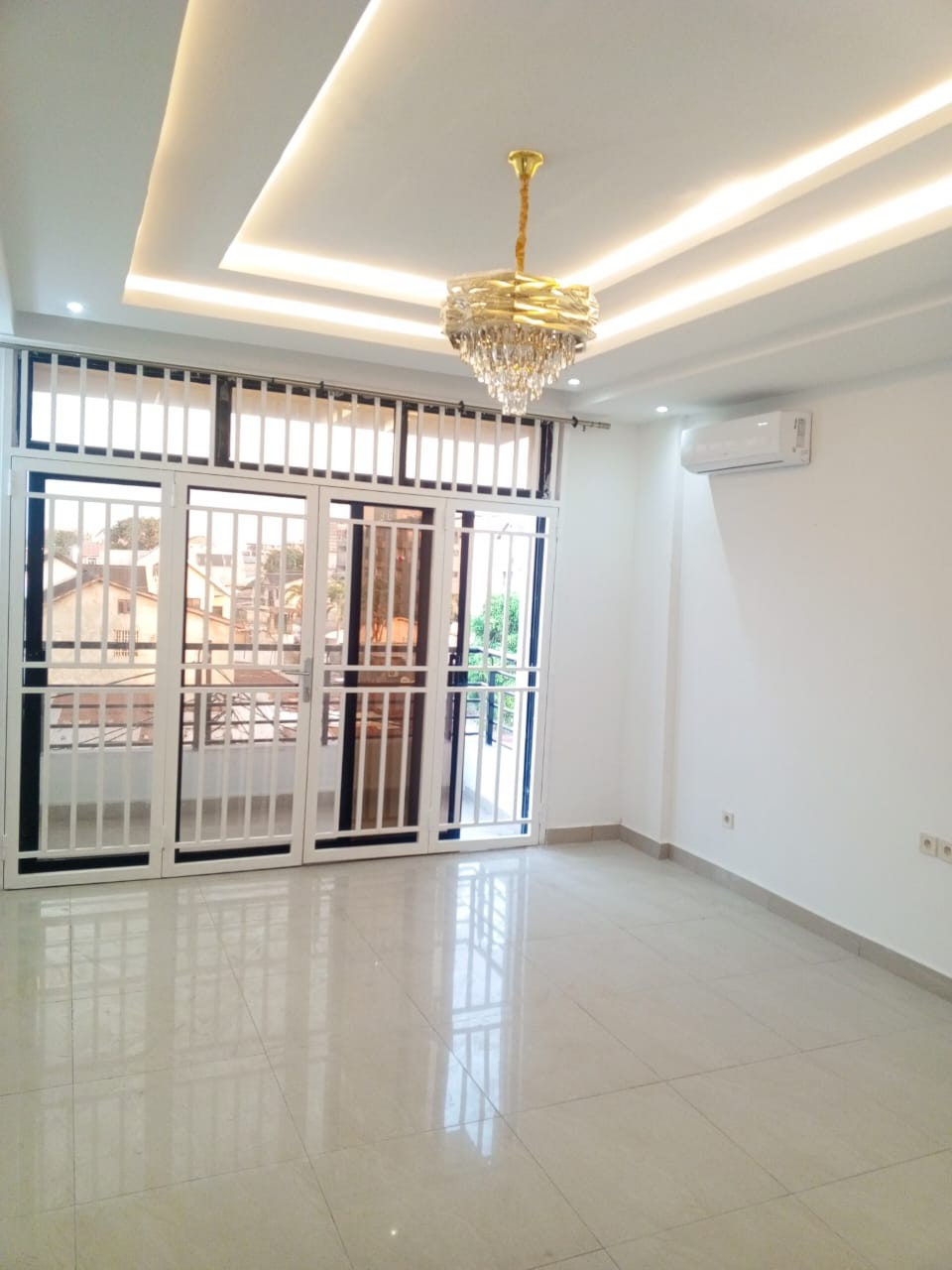 scaled_1000808067 Appartement à Louer – Kintambo, Kinshasa