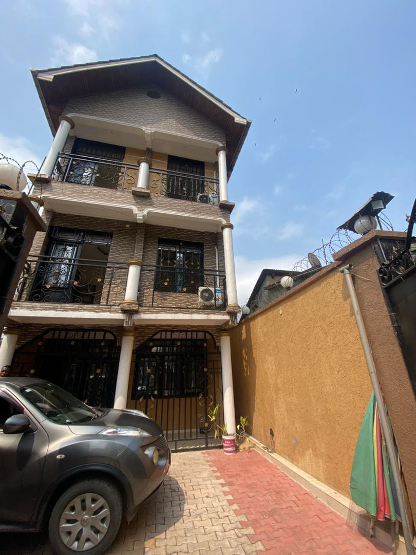 scaled_1000822683 Maison à Louer – Macampagne, Kinshasa