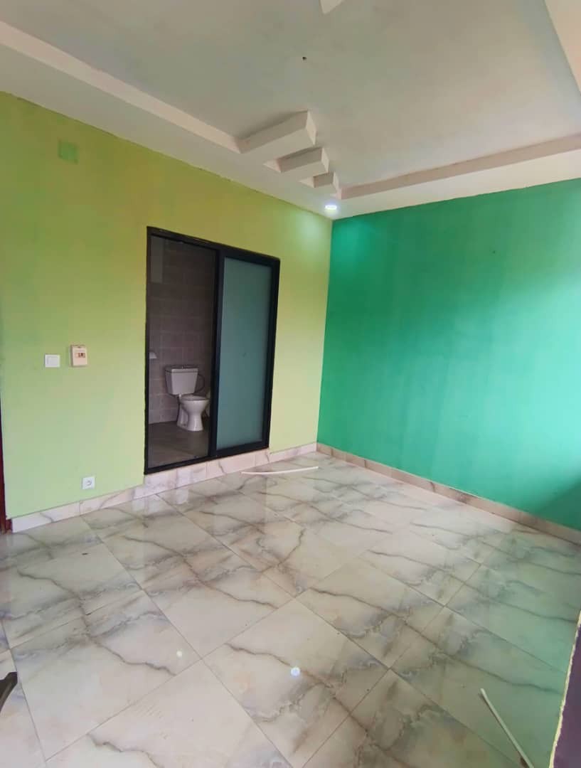 scaled_1000823132 Appartement à Louer – Kintambo, Kinshasa