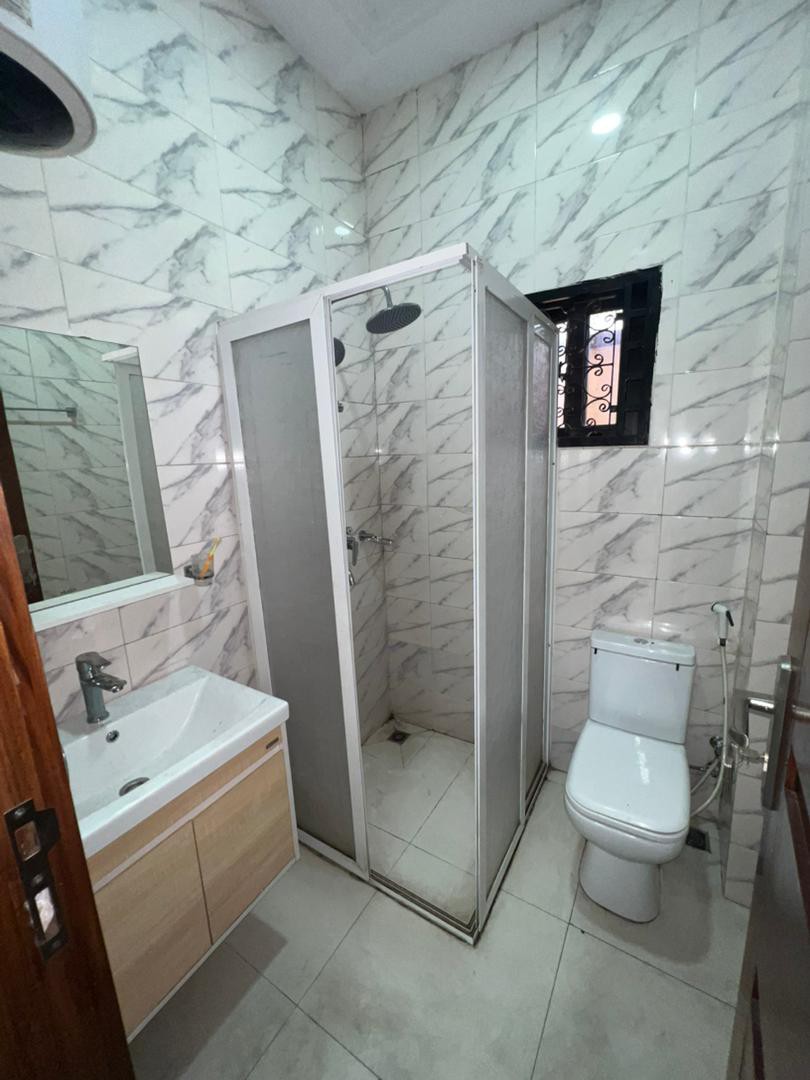 scaled_1000823145 Appartement à Louer – Kintambo, Kinshasa