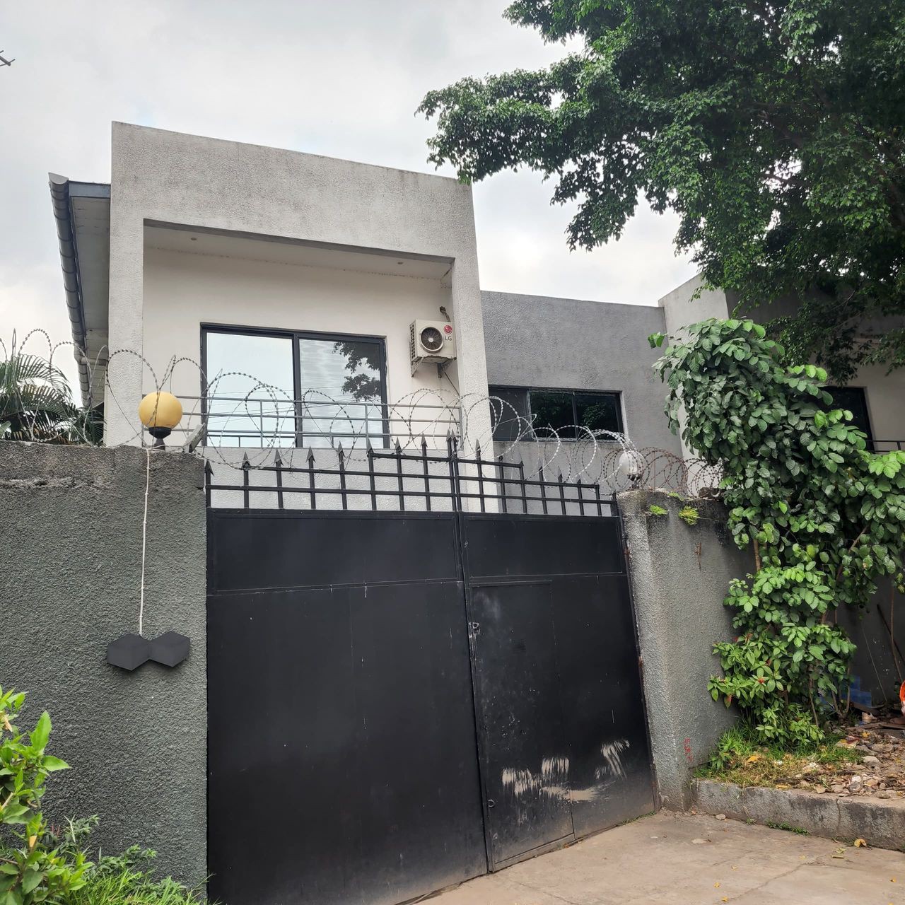 Parcelle-Terrain à Vendre – Gombe, Kinshasa