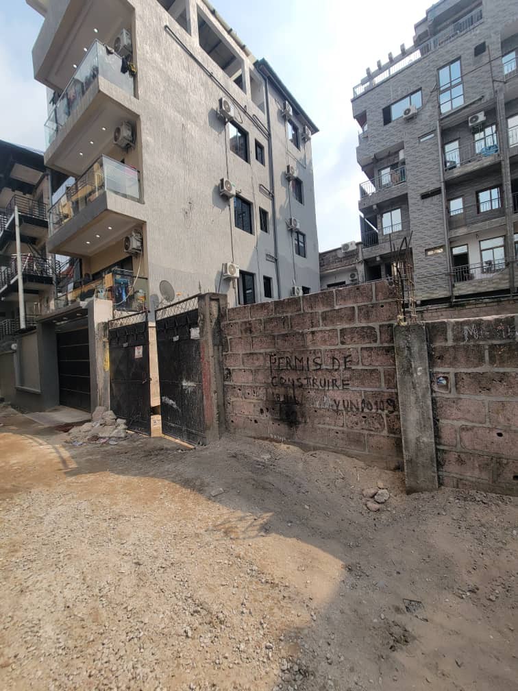 scaled_1000833487 Parcelle-Terrain à Vendre – Kasa-Vubu, Kinshasa