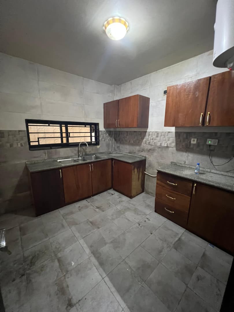 scaled_1000840436 Appartement à Louer – Kintambo, Kinshasa