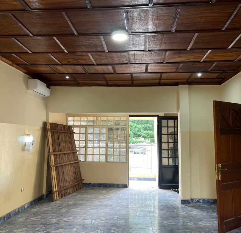Parcelle-Terrain à Louer – Gombe, Kinshasa