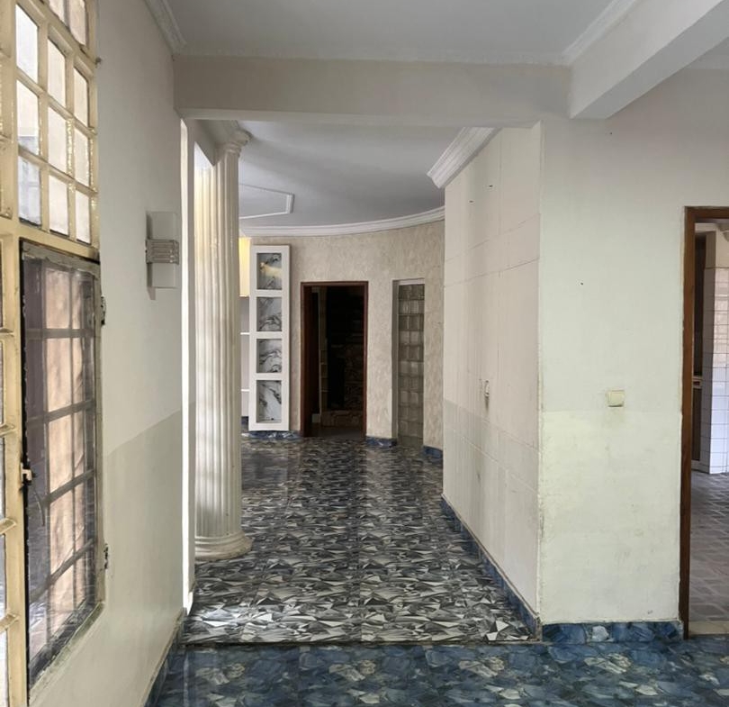 Parcelle-Terrain à Louer – Gombe, Kinshasa