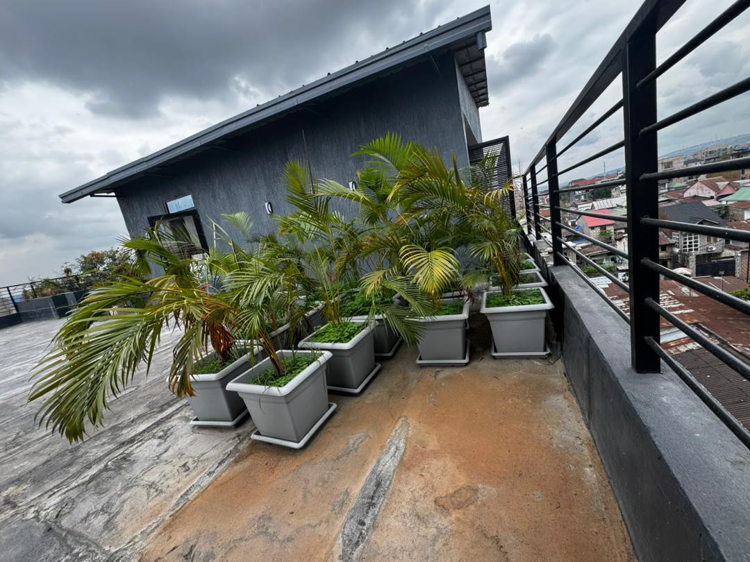 scaled_1000863629 Immeuble à Vendre – Kintambo, Kinshasa