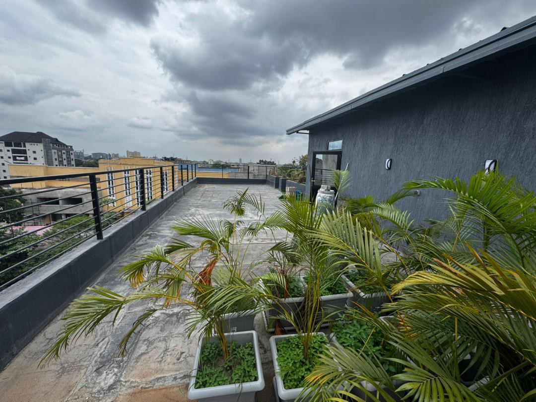 scaled_1000863647 Immeuble à Vendre – Kintambo, Kinshasa