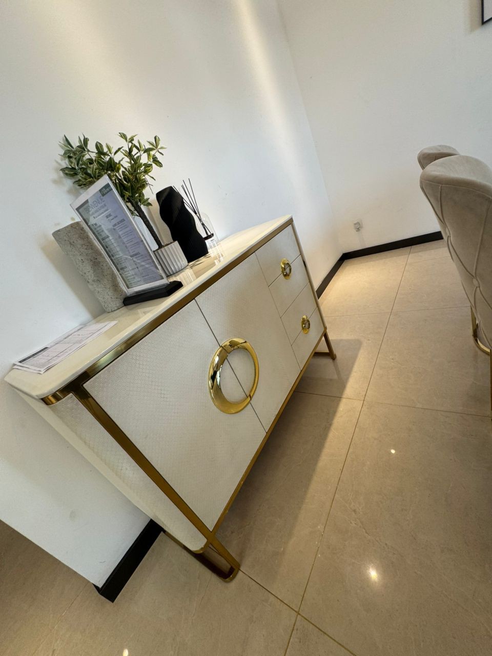 scaled_1000863876 Appartement Meublé à Louer – Gombe, Kinshasa