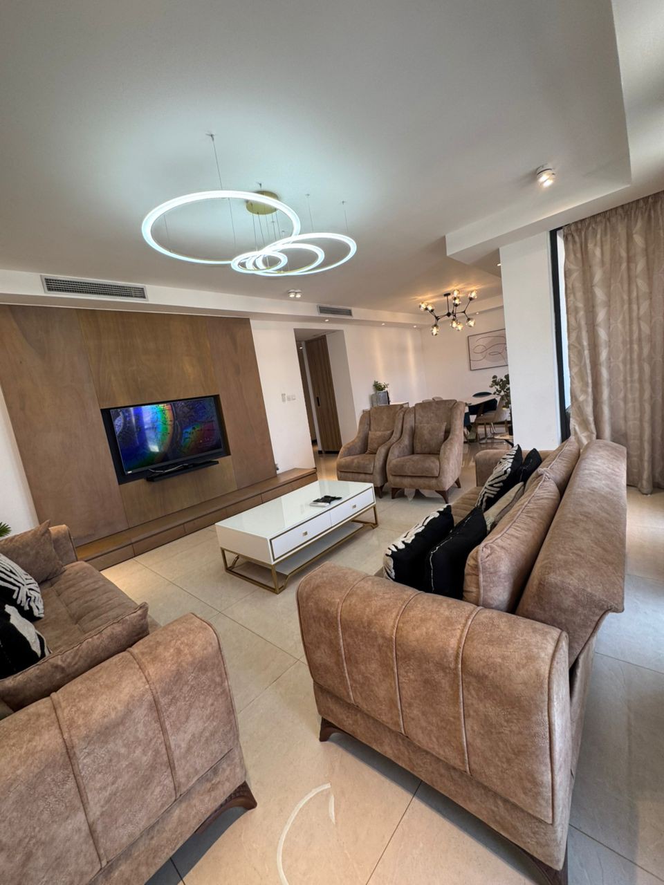 scaled_1000863882 Appartement Meublé à Louer – Gombe, Kinshasa
