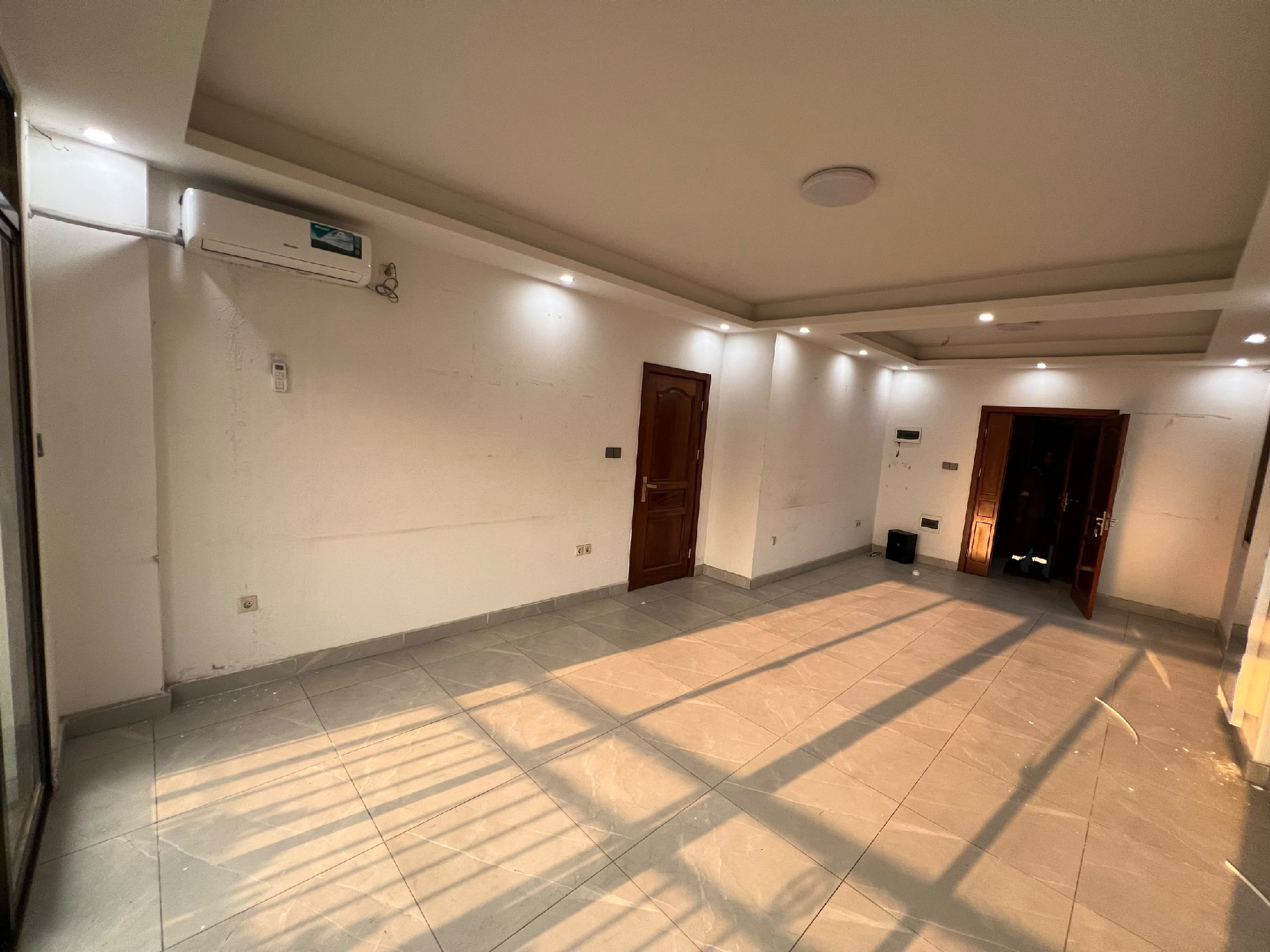 scaled_1000880486 Appartement à Louer – Kintambo, Kinshasa