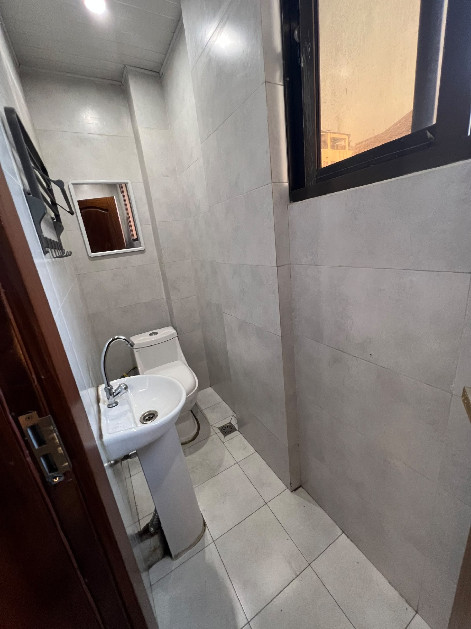 scaled_1000880488 Appartement à Louer – Kintambo, Kinshasa