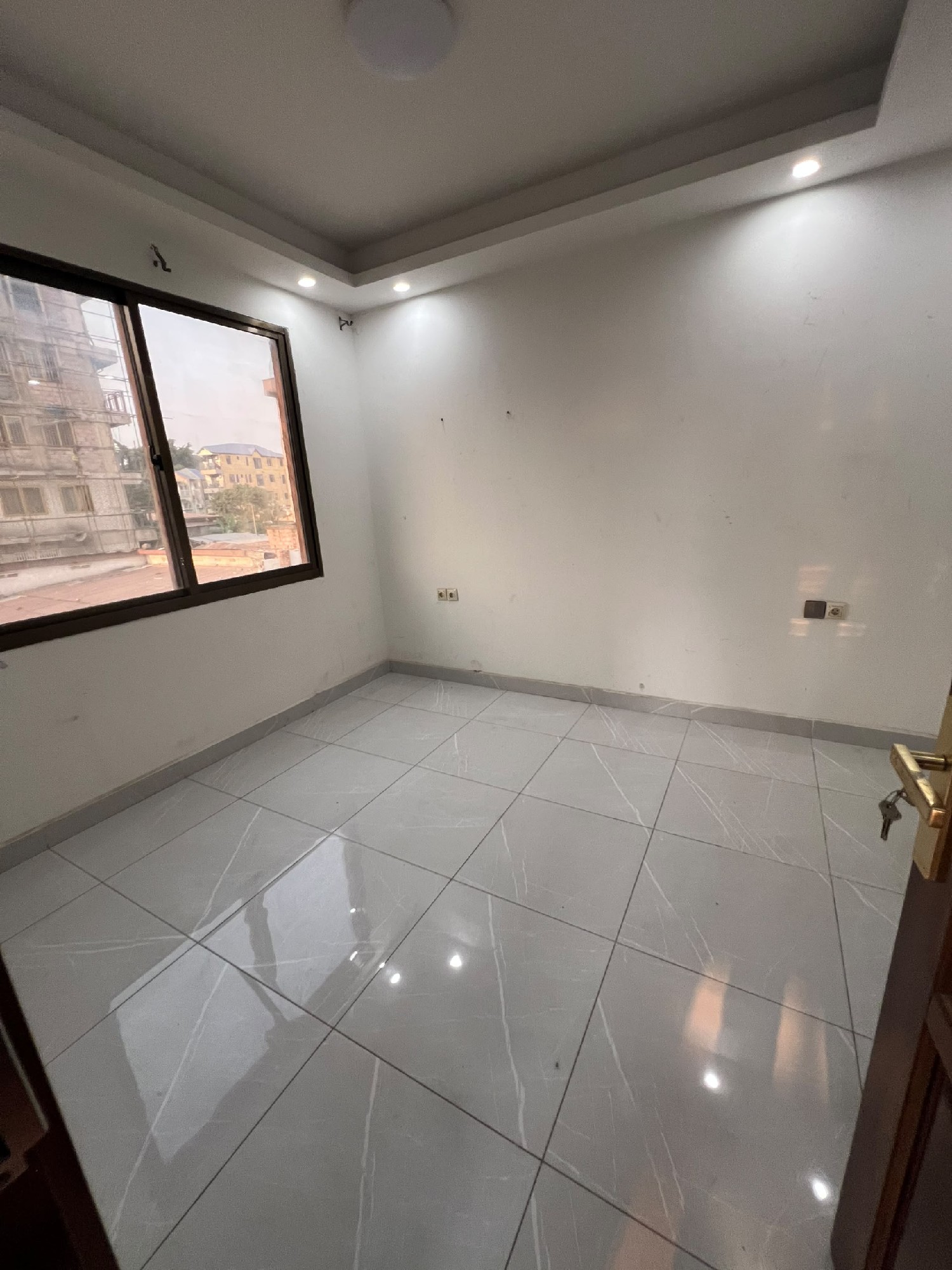 scaled_1000880489 Appartement à Louer – Kintambo, Kinshasa
