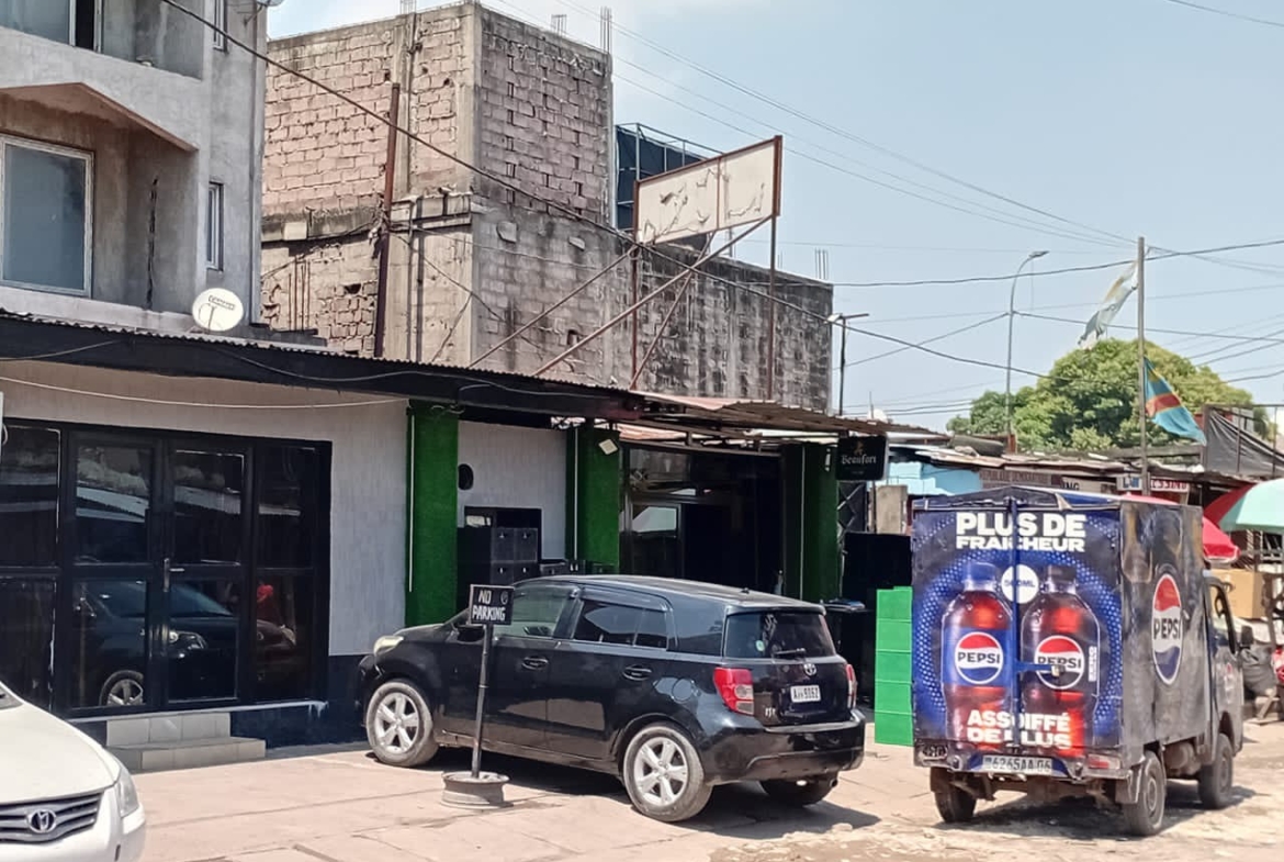 Immeuble R+3 à Louer – Bandalungwa, Kinshasa
