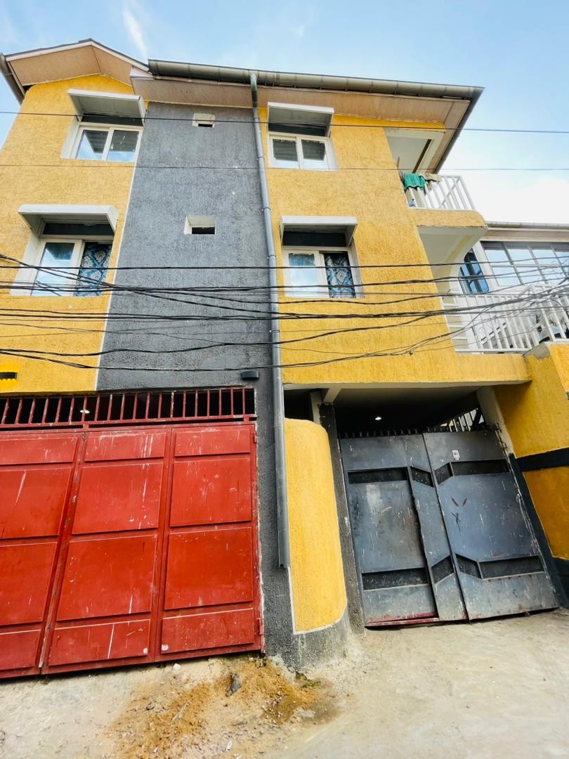scaled_1001872767 Immeuble à Vendre – Ngaliema, Kinshasa
