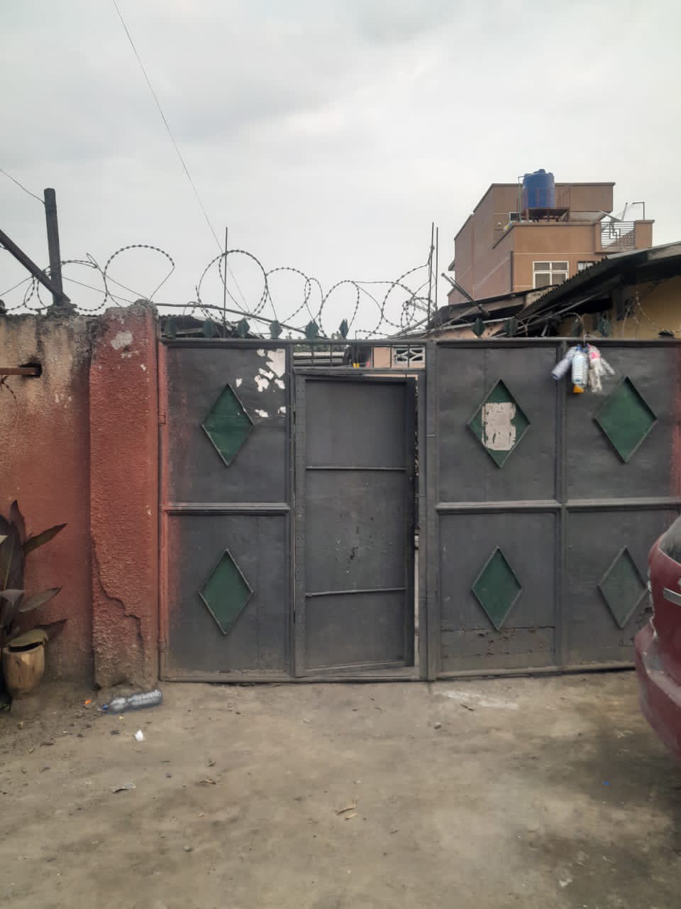 scaled_1001885266 Parcelle-Terrain à Vendre – Ngaliema, Kinshasa