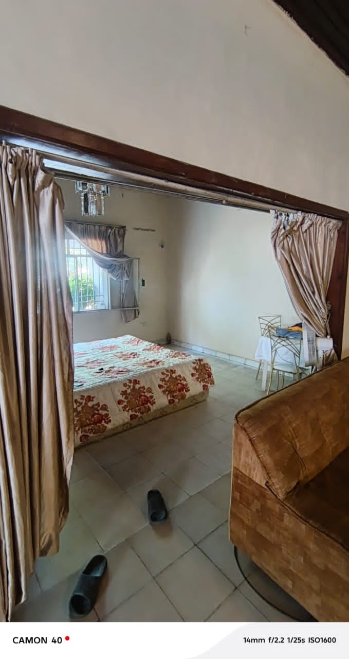 scaled_1001892221 Maison à Vendre – Kintambo, Kinshasa