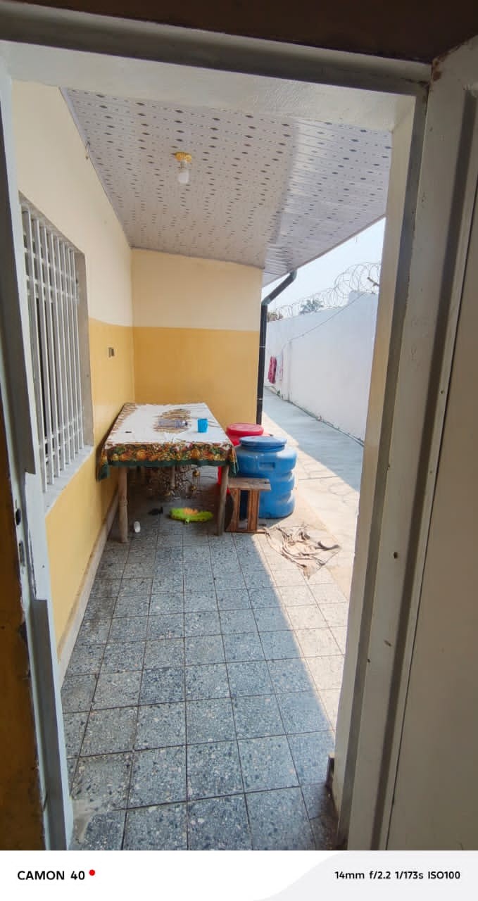 scaled_1001892224 Maison à Vendre – Kintambo, Kinshasa