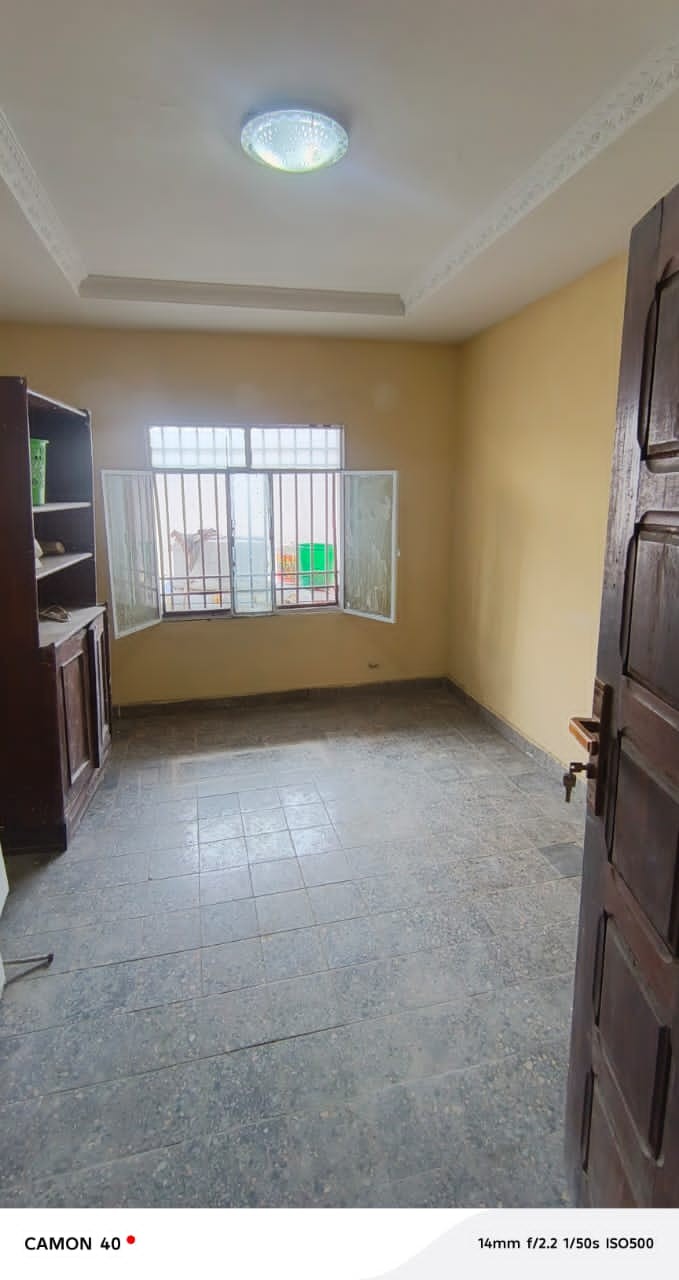 scaled_1001892230 Maison à Vendre – Kintambo, Kinshasa