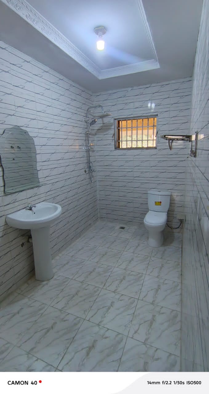 scaled_1001892242 Maison à Vendre – Kintambo, Kinshasa