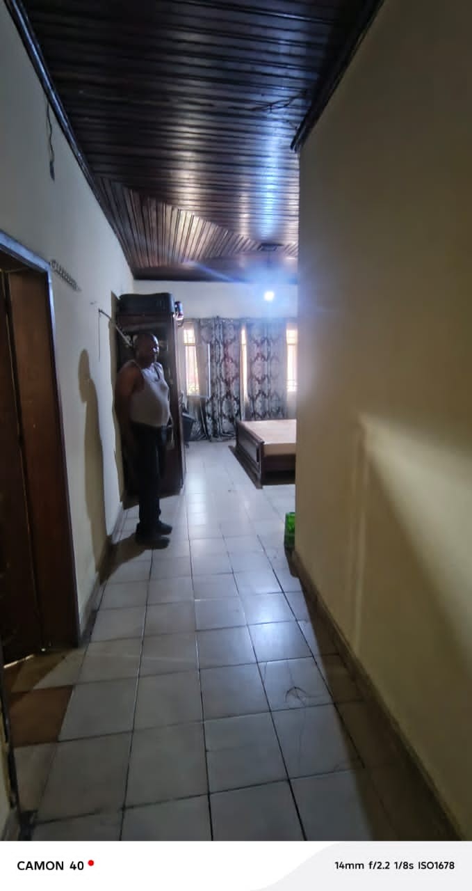 scaled_1001892248 Maison à Vendre – Kintambo, Kinshasa