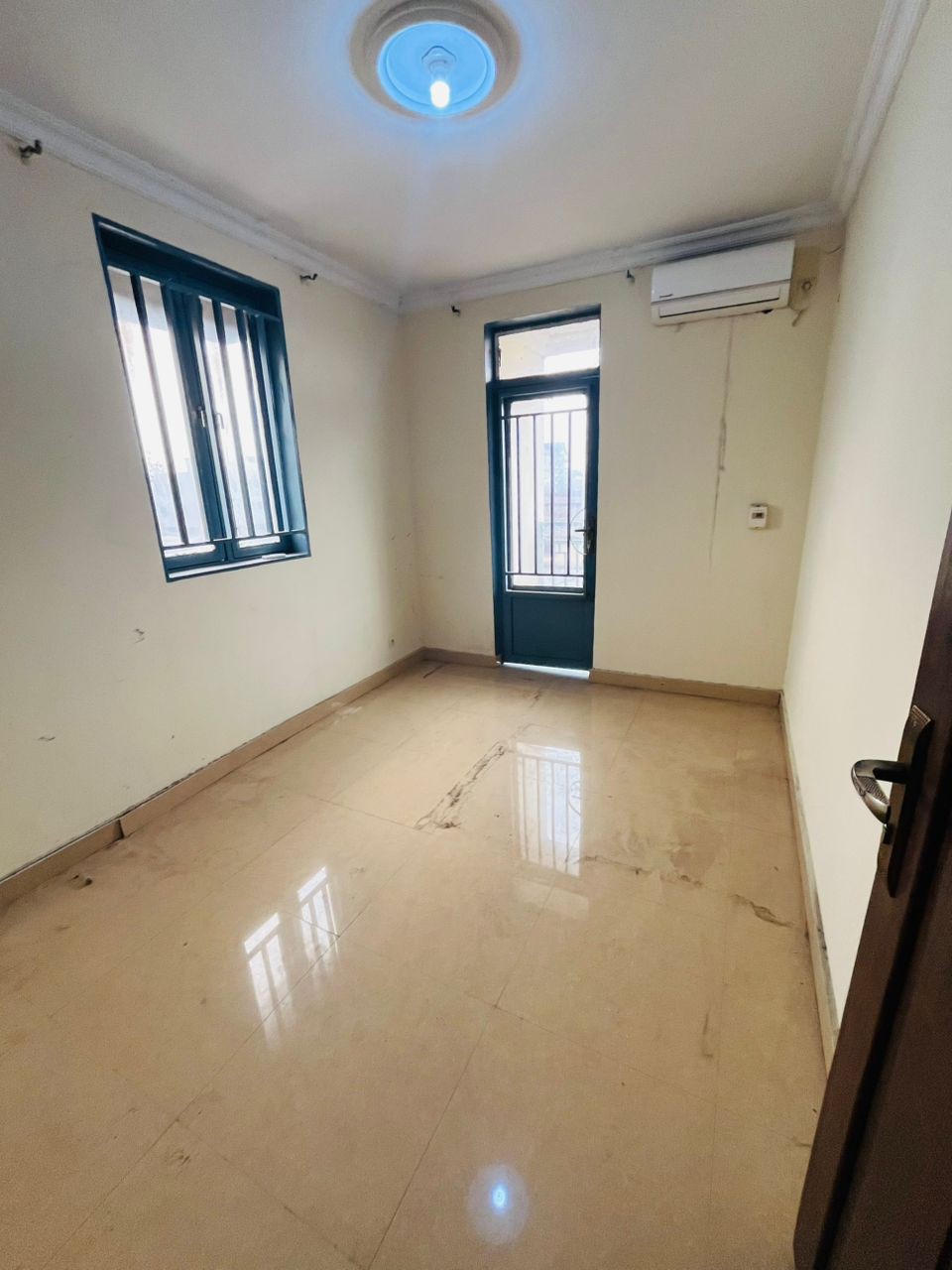 scaled_1001893908 Appartement à Louer – Lingwala, Kinshasa