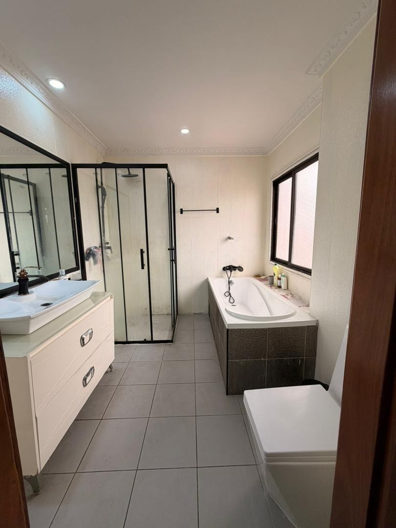 scaled_1001894106 Appartement à Louer – Limete, Kinshasa