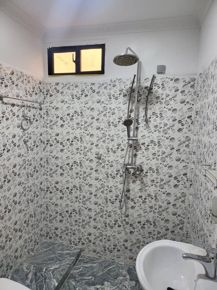 scaled_1001895255 Immeuble à Vendre – Ngaliema, Kinshasa