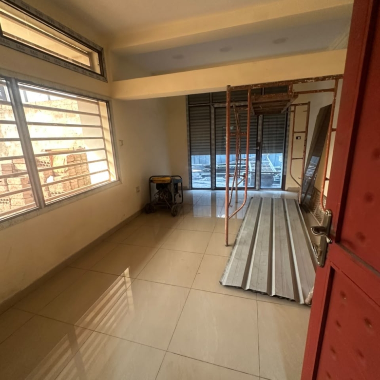 Scaled 1001897746