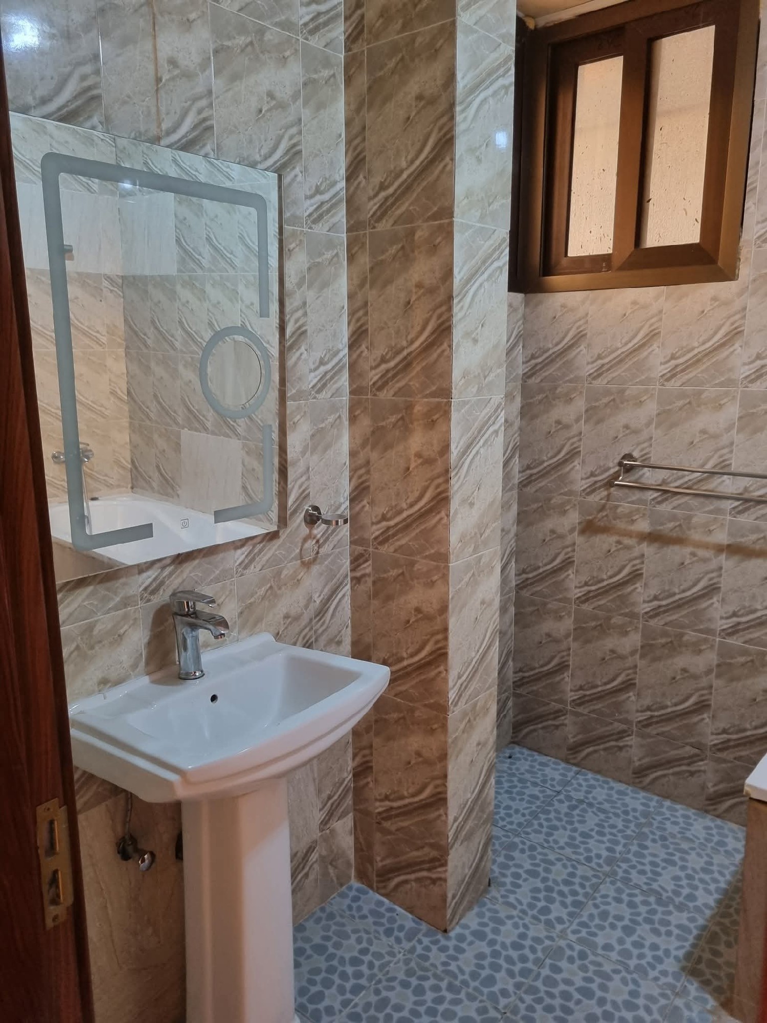 scaled_1001923931 Appartement à Louer – Kintambo, Kinshasa