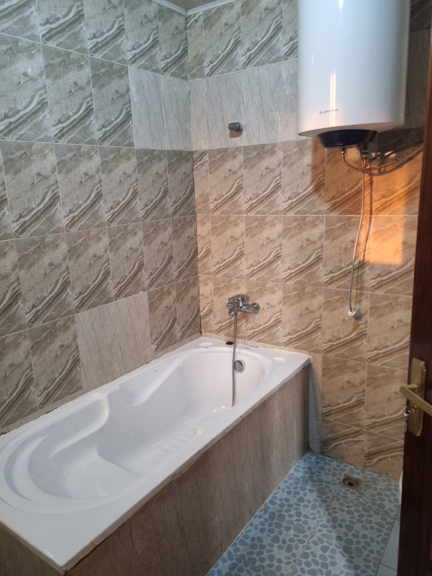 scaled_1001923933 Appartement à Louer – Kintambo, Kinshasa