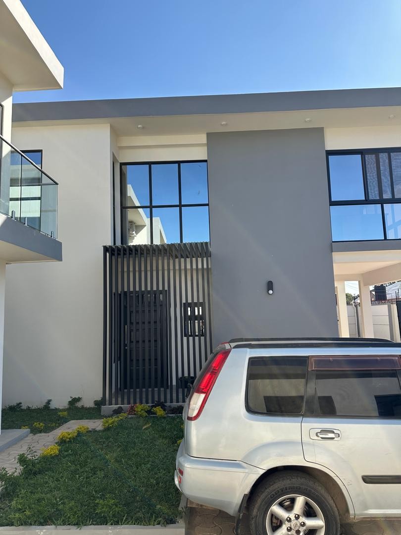 scaled_1001952980 Appartement à Louer – Golf, Lubumbashi