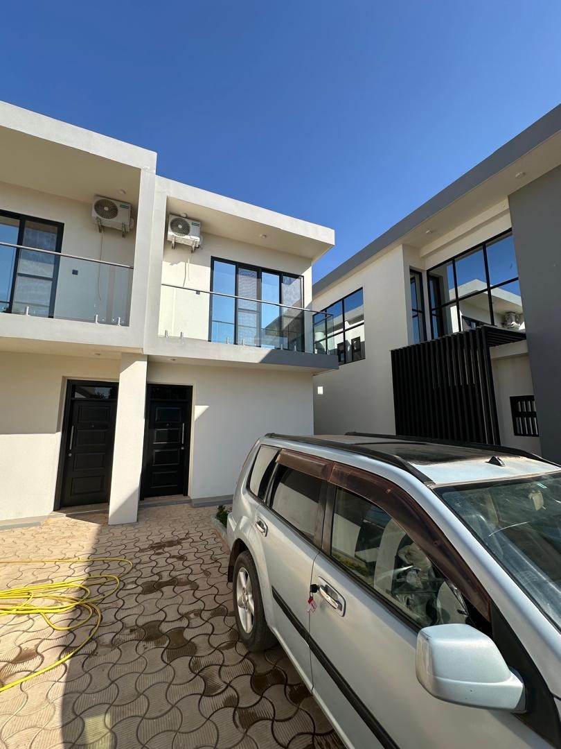 scaled_1001952984 Appartement à Louer – Golf, Lubumbashi