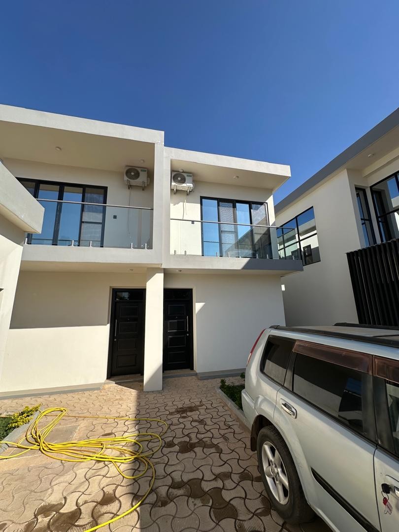 scaled_1001952987 Appartement à Louer – Golf, Lubumbashi