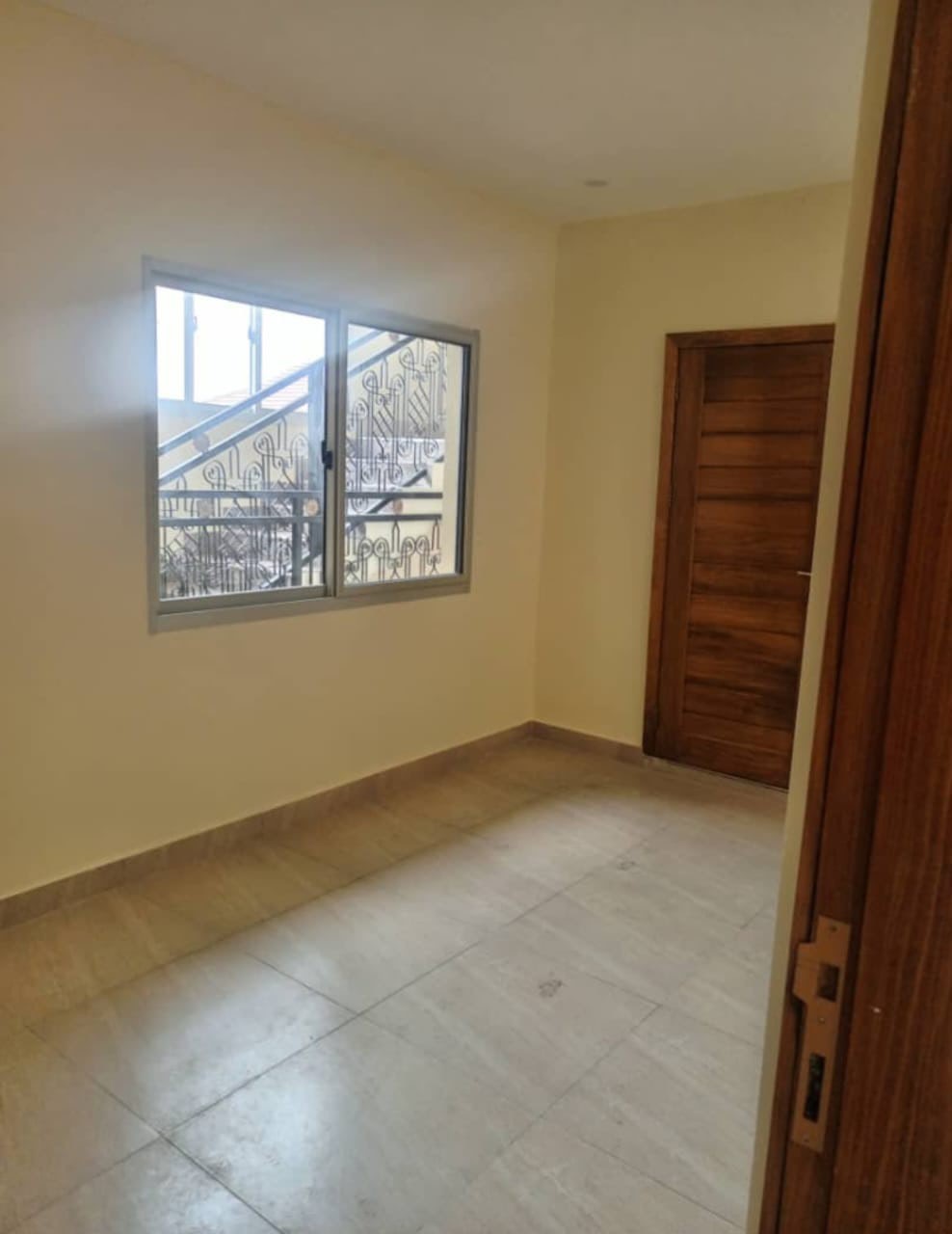 scaled_1001959863 Appartement à Louer – Gombe, Kinshasa