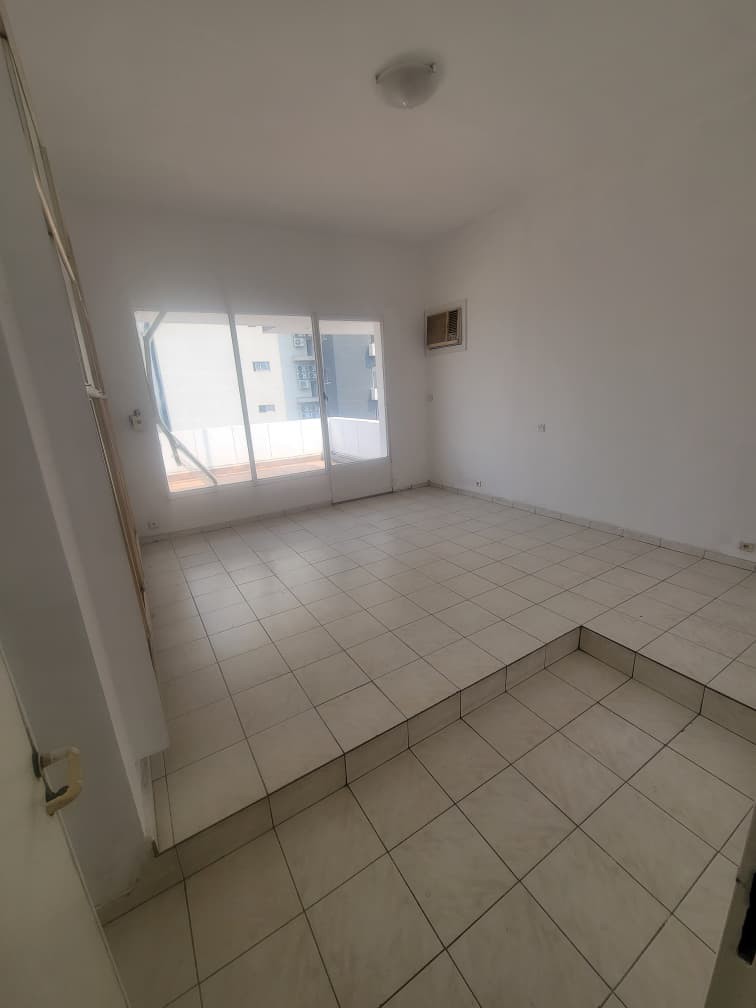 scaled_1001962304 Appartement à Vendre – Gombe, Kinshasa