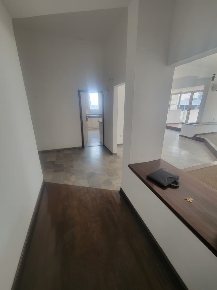 scaled_1001962307 Appartement à Vendre – Gombe, Kinshasa